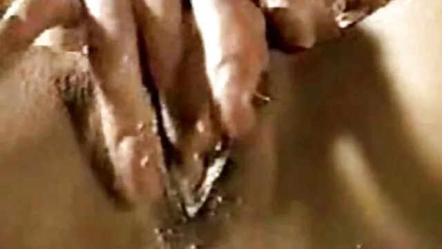 Uma sessão de sexo minúscula no vídeo do POV. xvideos hd brasileiro