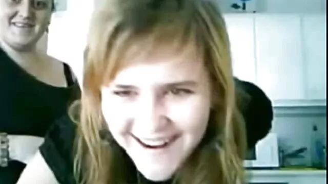 O adolescente Super giro faz um xxx vídeo brasileiro broche