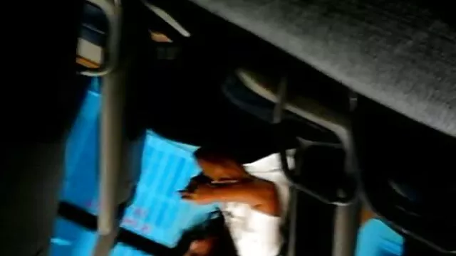 Jovem atleta comendo a cunhada gostosa brasileira a bater no seu belo Amante