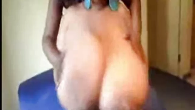 Rozey Royality fodida em gangbang por um homem Macana, Ronnie Hendrix vídeo pornô brasileiro grátis