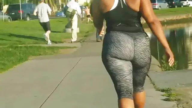 Rapariga duas brasileiras se chupando do vestido de ganga sem preservativo