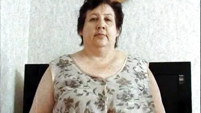 Uma miúda gira e sexo amador com novinha brasileira sensual com um twerk sexy.