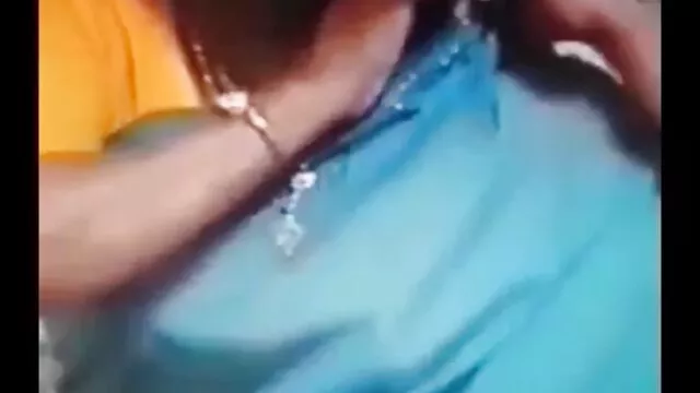 Mofos-pervertido leva em vídeo como um casal quente pornos brasileira tem sexo ao ar livre em um lugar público