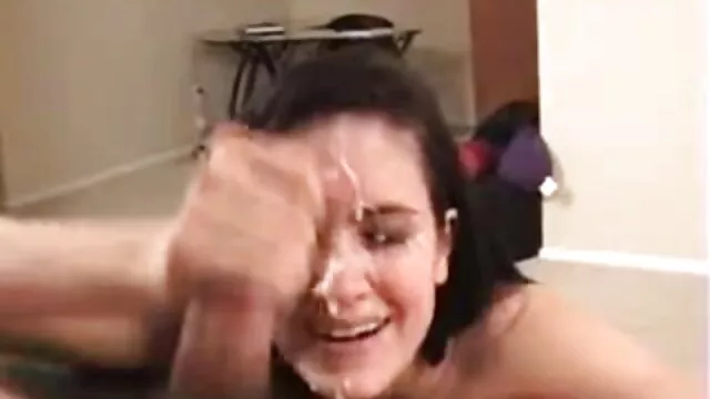 Homem a babar-se de rata molhada vídeo pornô brasileiro novo