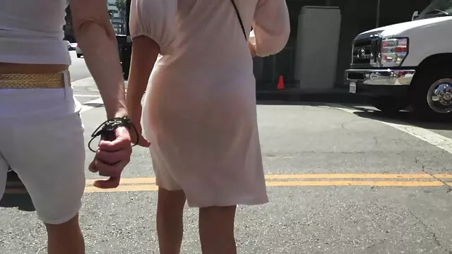 Rapariga asiática com Mamas pequenas vídeo pornô mulher brasileira monta uma pila pequena