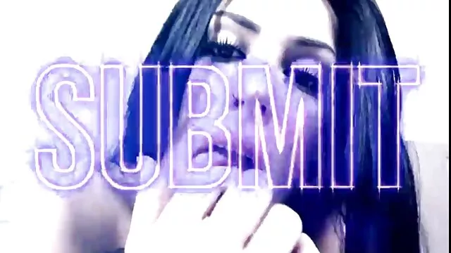 O mais quente bdsm pornô brasileiro grátis femboy Kisskissna Cús mãos livres com um vibrador