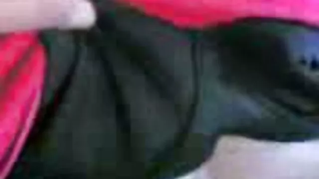 Brandon Moore enfia - lhe sexo caseiro brasileiro uma pila grande pela garganta abaixo.