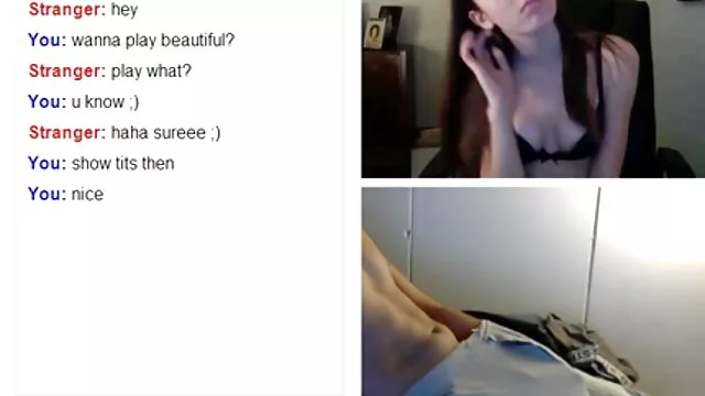 O Busty femdom masturba-se sexo pornô brasileiro ao ar livre