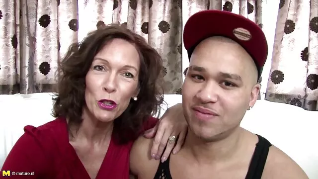 A Milf come Anal de um xnxx corno brasileiro careca.