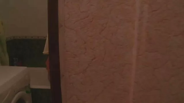 Uma mulher sedutora tem uma pila novinha transando brasileira dentro de si mesma.