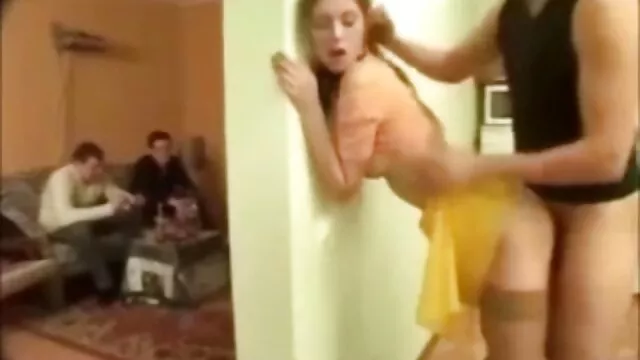 Morena gorda não presta pai comendo a filha brasileira e fode com vibrador grosso