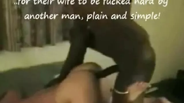 A Estrela Porno furiosa masturba-se vídeo pornô brasileirinho com óculos.